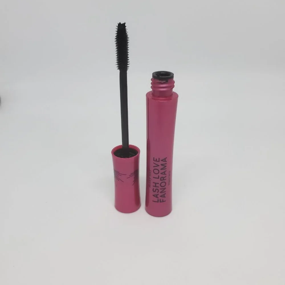 Lash Love Fanorama™ Mascara - Black